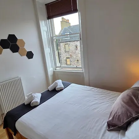Buccleuch Street Residence, Sleeps 5, 2 Bedroom Close To Fringe Venues Daire *