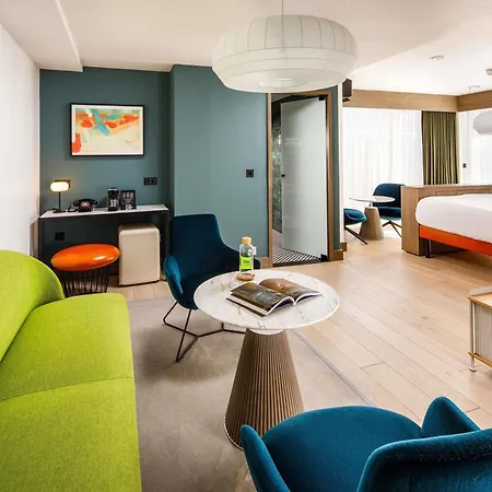 Hotel Ibis Styles St Andrew Square 3*
