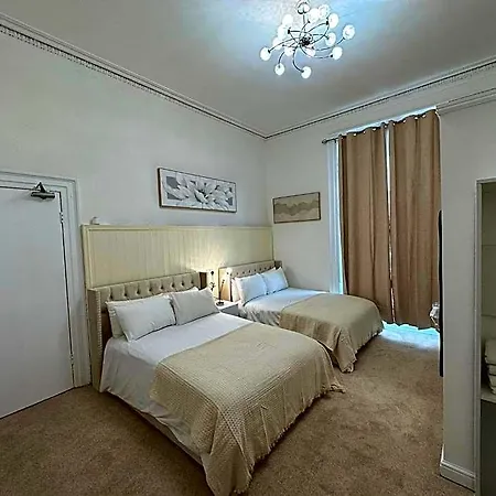 The Auldstone House 3*