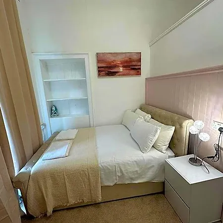 The Auldstone House 3*