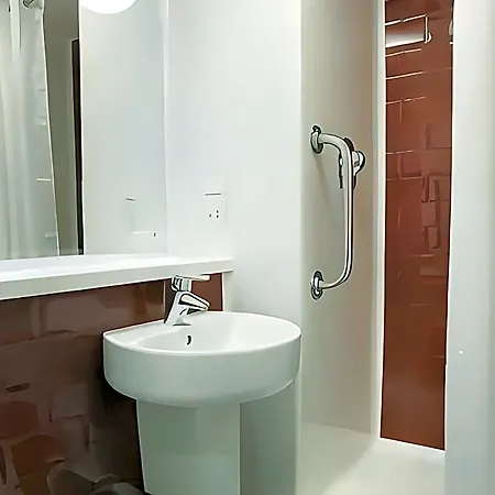 Travelodge Queen Street 호텔 3*