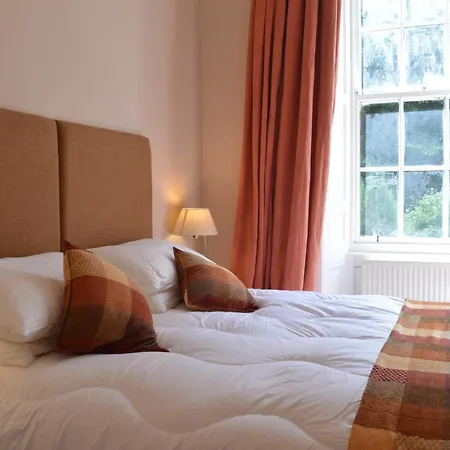 Traditional Georgian Flat In New Town Edinburg