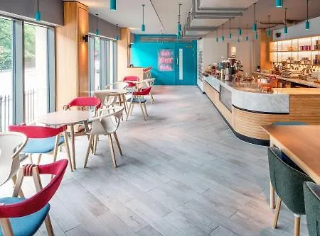 Yotel ホテル