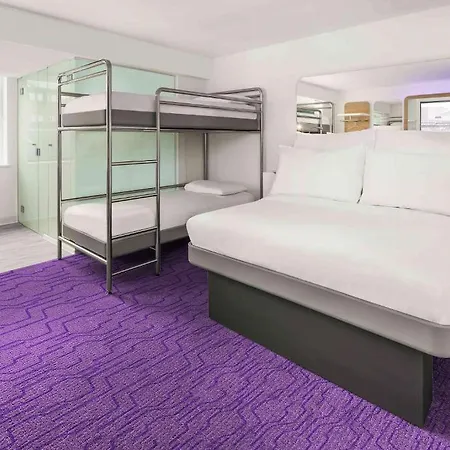 Yotel 4*