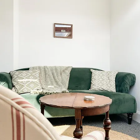 Entire Upper Floor In *
