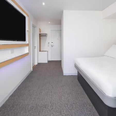 Otel Yotel