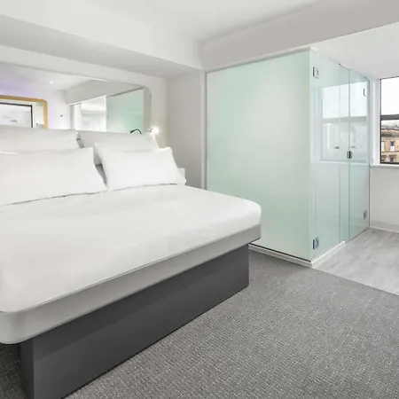 Yotel Otel 4*