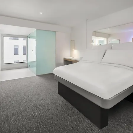 Otel Yotel 4*