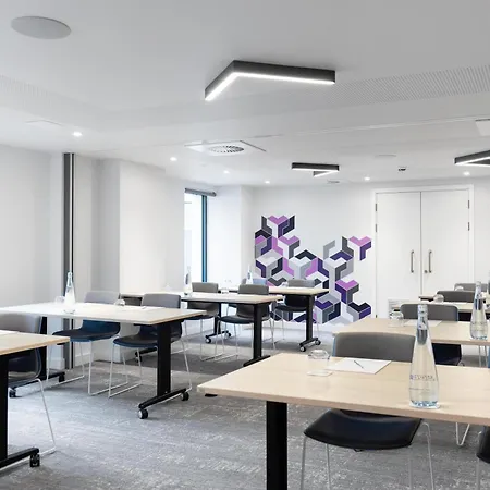 Otel Yotel Edinburgh