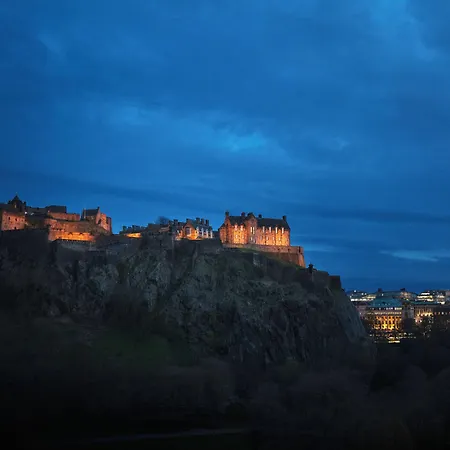 100 Princes Street 5*