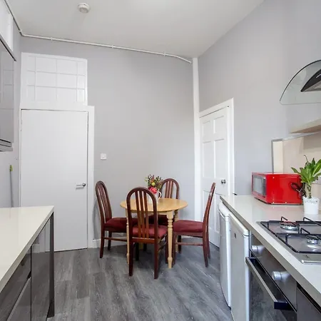 Stunning 2-bed In Edimburgo