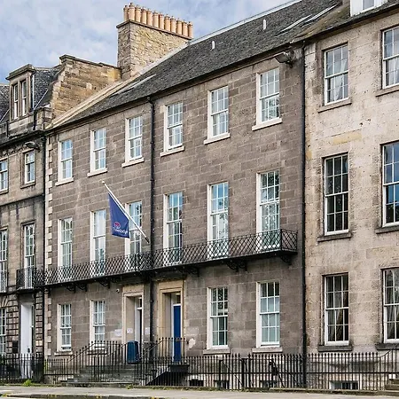 Travelodge Queen Street