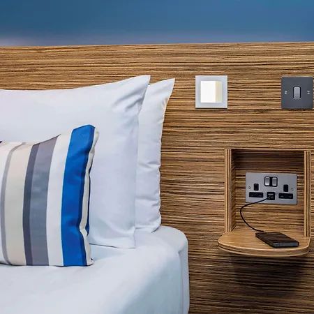 Travelodge Hotel 3*