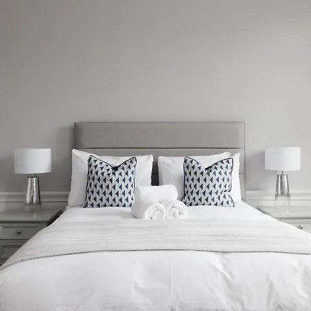 Joivy Luxurious On Notable George Street * Edimburgo