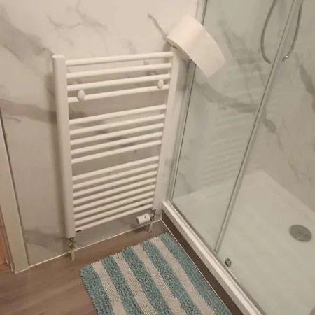 Apartment With Two Bathrooms, Lift Access
