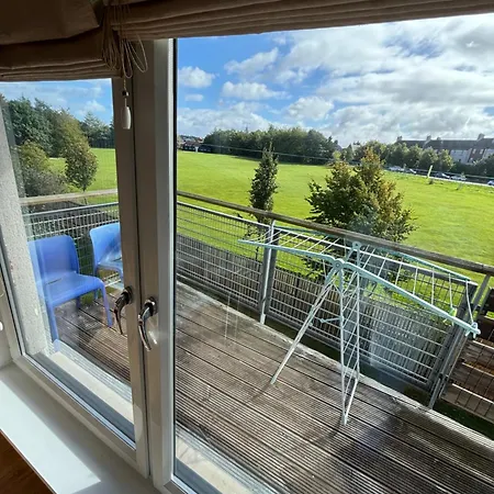 With Two Bathrooms, Lift Access Apartment *