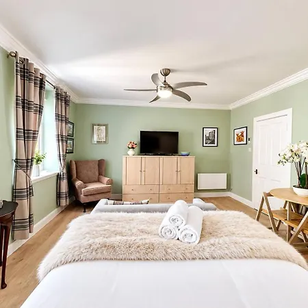 Snug On The Grassmarket, 5mins From Castle Edimburgo