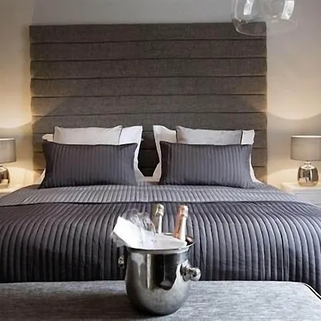 The Lane 4* Edinburgh