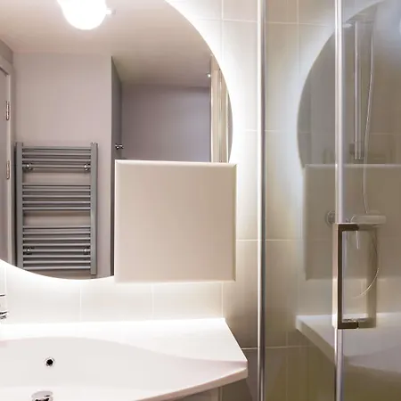 Adagio Royal Mile 4* إدنبرة