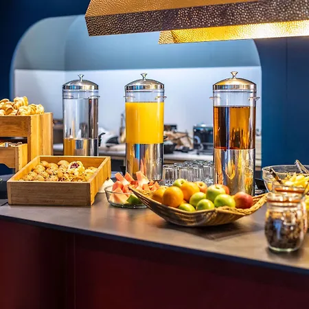 Adagio Royal Mile 4* إدنبرة