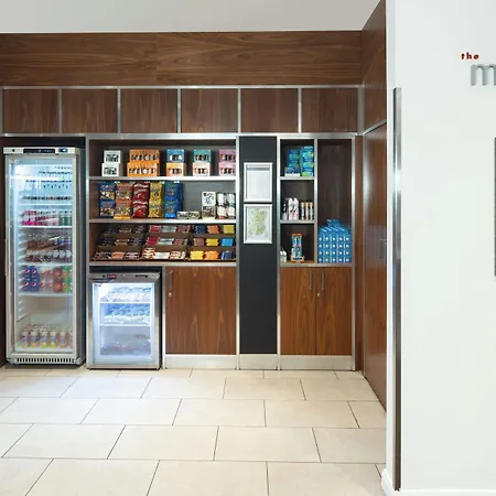 Ξενοδοχείο Courtyard By Marriott 4*