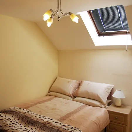 Niddry Street Apartment