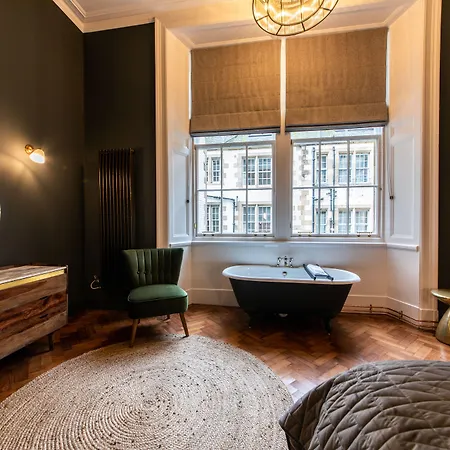 Linton Collection - 28 North Bridge Apartment Edinburgh