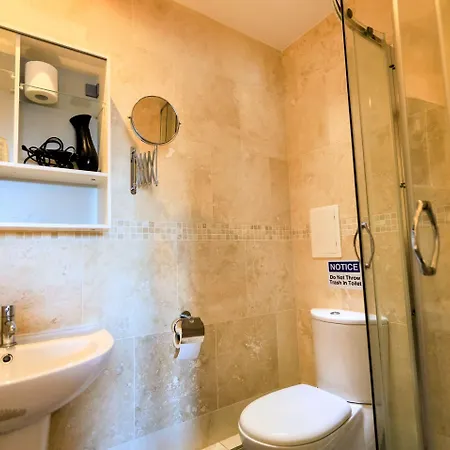 Bed & Breakfast Edinburgh Holiday Guest House
