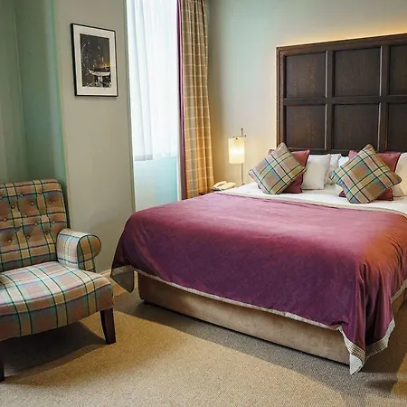 The Parliament House 3*