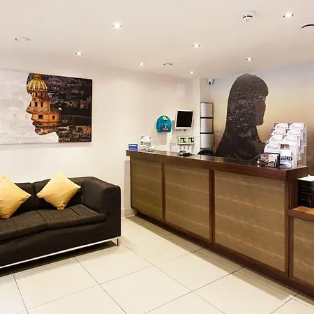 Hotel Staycity West End