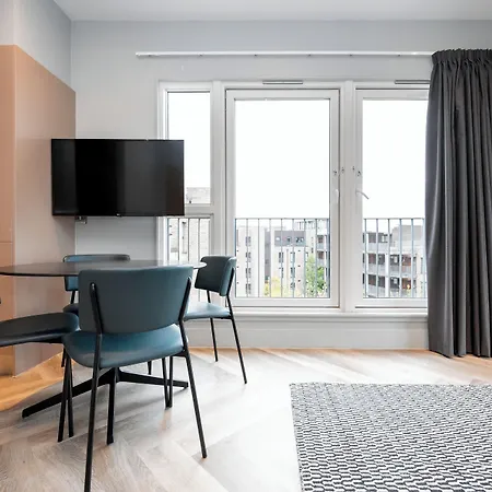 Hotel Staycity West End 4*