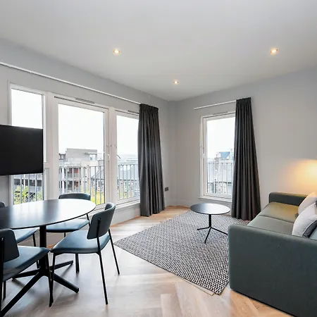 Hotel Staycity West End 4*