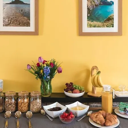 Strathallan Guest house Edinburgh