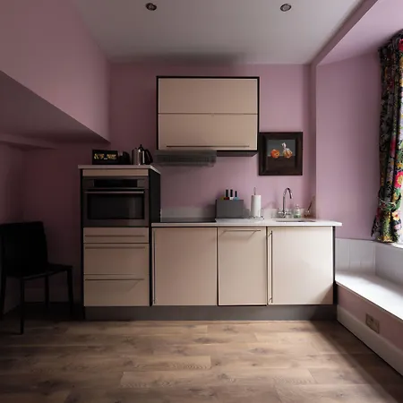 Hotel 24 Royal Terrace 4*