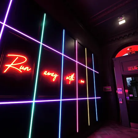 Hostel Revolver Edinburgh
