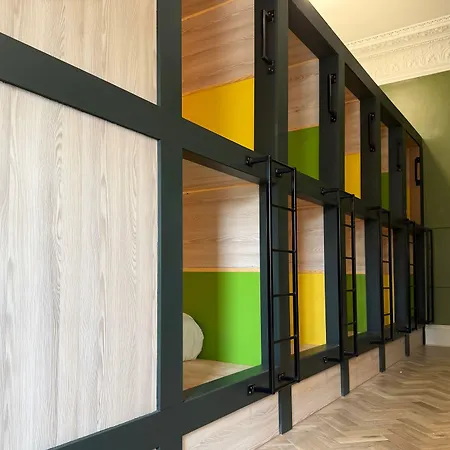Revolver Hostel *
