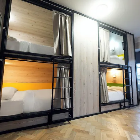 Revolver Hostel Edinburgh