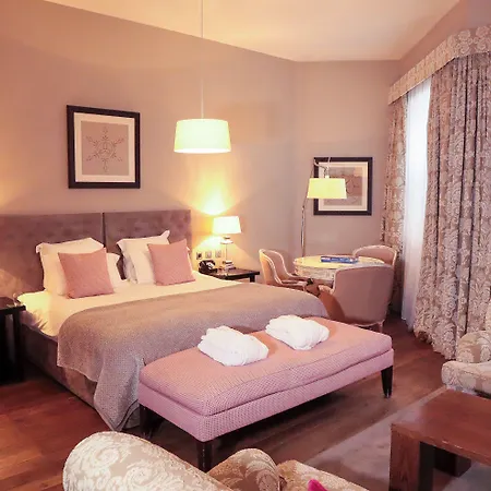 Tigerlily Hotel