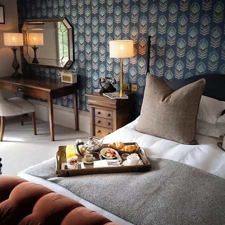 Hotel The Roseate - Small Luxury Of The World 5*