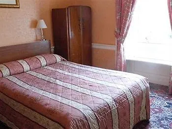 Averon Pensión 3*
