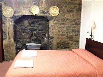 Pensión Averon 3*