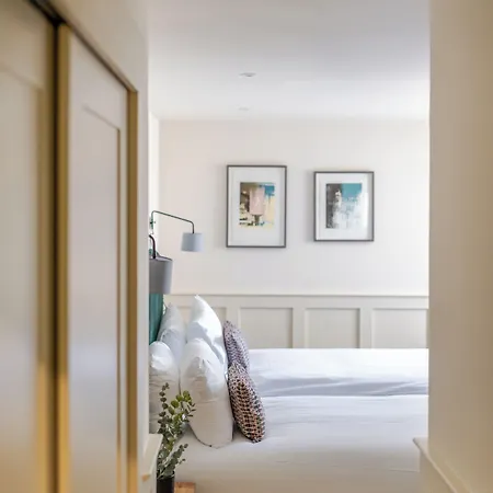 Joivy Grove House 3* Edinburgh