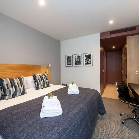 Apex Of 4* Edimburgo