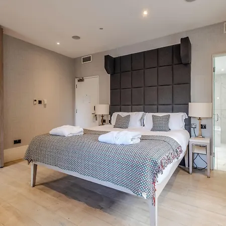 The On The Mile Hotel Edinburgh