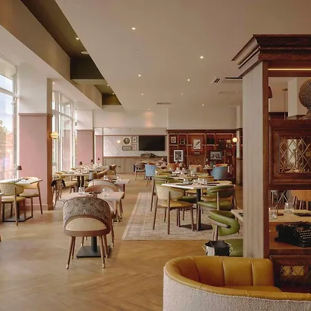 Mount Royal By The Unlimited Collection 4*