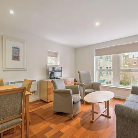 Holyrood Apartahotel