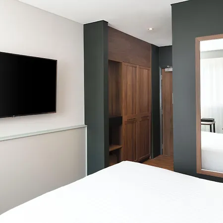 Four Points By Sheraton Hotel 4*