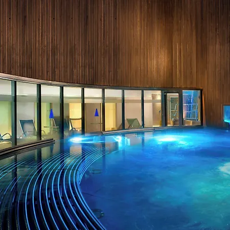 Sheraton Grand & فندق 5*