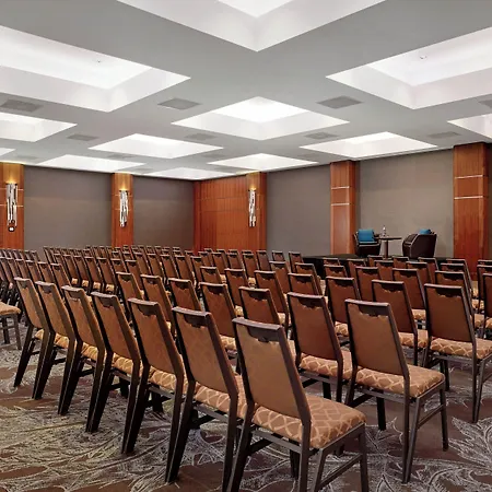 Sheraton Grand & فندق إدنبرة