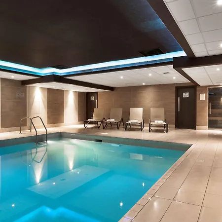 Radisson Blu Hotel, Centre Hotel 4*